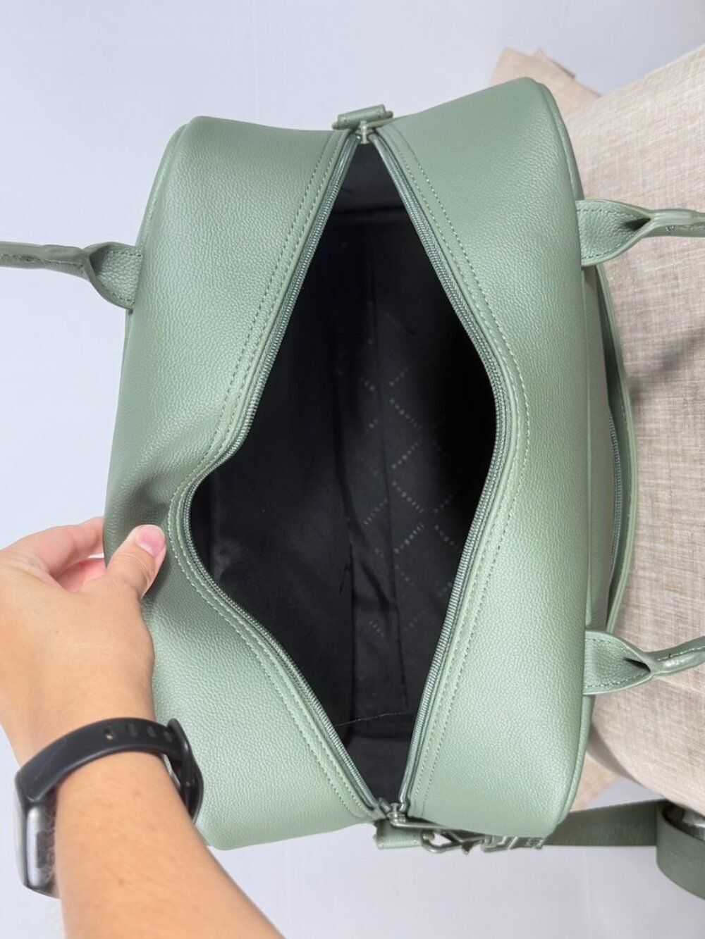 Bugatti Lagos Duffle Bag Sage Green NWT Faux Leather Weekender Travel Bag - Picture 7 of 10